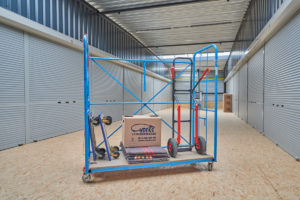 Hoeks Verhuizingen Lommel beschikbare hulpmiddelen bij opslagruimtes