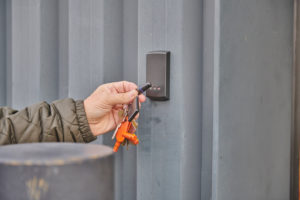 Hoeks Verhuizingen Lommel toegang tot opslagruimte met badge