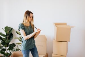goedkoop verhuizen? maak een budget en doe weg wat je niet nodig hebt